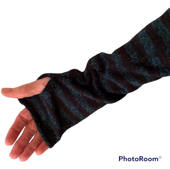 🌟 🌟Two pairs of arm warmers, fun and function combined 🌟🌟 - Picture 4 of 6